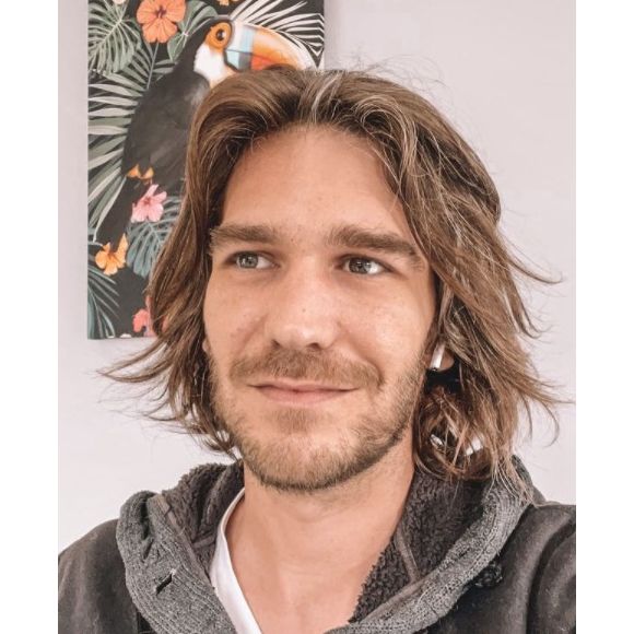 Amaury Vassili sur Instagram.
