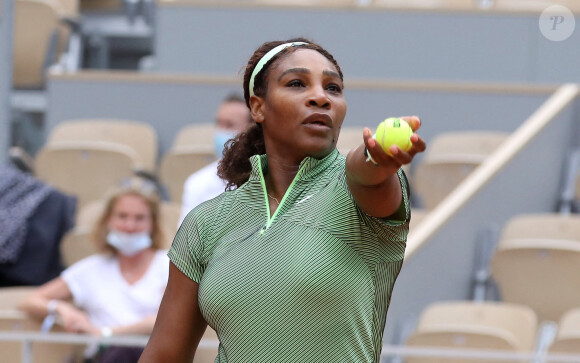 Roland Garros 2021 - Serena Williams remporte son match contre Mihaela Buzarnescu à Paris le 2 juin 2021. © Dominique Jacovides / Bestimage 