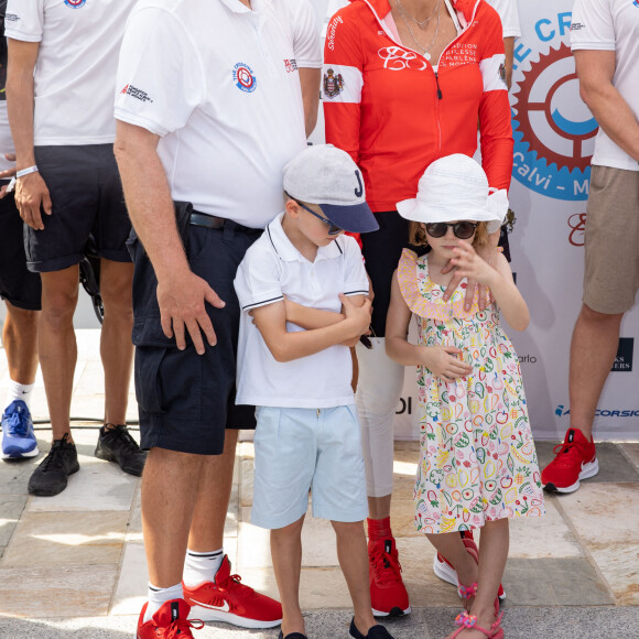 Le prince Albert II de Monaco et la princesse Charlène de Monaco avec leurs enfants le prince Jacques de Monaco, marquis des Baux et la princesse Gabriella de Monaco, comtesse de Carladès - La famille princière de Monaco au départ de la 3ème édition de la course "The Crossing : Calvi-Monaco Water Bike Challenge". Calvi, le 12 septembre 2020. © Olivier Huitel/Pool Monaco/Bestimage