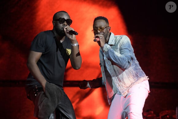 Dadju et son frère Maitre Gims en concert au Stade de France à Saint-Denis le 28 septembre 2019. © Giancarlo Gorassini / Bestimage 