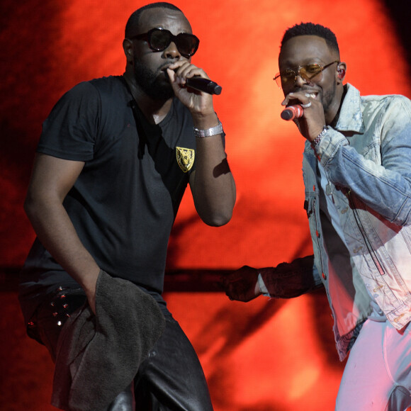 Dadju et son frère Maitre Gims en concert au Stade de France à Saint-Denis le 28 septembre 2019. © Giancarlo Gorassini / Bestimage 