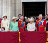 Le prince William, duc de Cambridge, et Catherine (Kate) Middleton, duchesse de Cambridge, le prince George de Cambridge, la princesse Charlotte de Cambridge, le prince Louis de Cambridge, Camilla Parker Bowles, duchesse de Cornouailles, le prince Charles, prince de Galles, la reine Elisabeth II d'Angleterre, le prince Andrew, duc d'York, le prince Harry, duc de Sussex, et Meghan Markle, duchesse de Sussex, la princesse Beatrice d'York, la princesse Eugenie d'York, la princesse Anne - La famille royale au balcon du palais de Buckingham lors de la parade Trooping the Colour 2019, célébrant le 93ème anniversaire de la reine Elisabeth II, Londres, le 8 juin 2019.