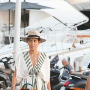 Cristina Cordula et son mari Frédéric Cassin sur le port de Saint-Tropez le 31 Juillet 2020.