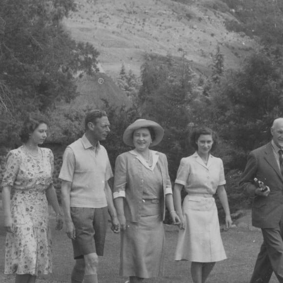 Le roi George VI, la reine Mère, les princesses Elizabeth et Margaret lors d'une visite en Afrique du Sud en 1947. 