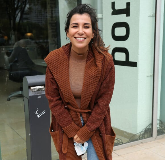 Exclusif - L'actrice française de 37 ans, Reem Kherici arrive devant les studios de Radio France, le 23 septembre 2020, pour faire la promotion du film "Brutus vs Cesar" diffusé sur Amazon Prime.