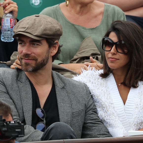 Reem Kherici et son mari Gilles Lemaire dans les tribunes lors des internationaux de France de Roland-Garros à Paris, le 3 juin 2017. © Dominique Jacovides-Cyril Moreau/Bestimage