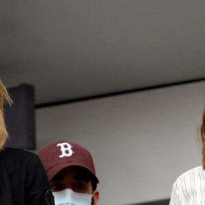 Amélie Mauresmo et Justine Henin lors des Internationaux de France de tennis à Roland Garros. Paris, le 30 septembre 2020 © Dominique Jacovides / Bestimage