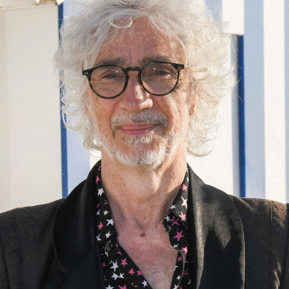 Louis Bertignac - Photocall du jury du 35e festival de Cabourg. Le 10 juin 2021. © Coadic Guirec / Bestimage