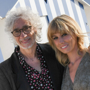 Louis Bertignac et Laetitia Brichet - Photocall du jury du 35e festival de Cabourg. © Coadic Guirec / Bestimage