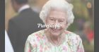 Elizabeth II, sabre à la main, n'en fait qu'à sa tête ! Elle provoque l'hilarité au G7