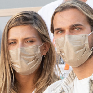 Camille Cerf et son compagnon au village lors des internationaux de France Roland Garros à Paris le 13 juin 2021 / Laurent Zabulon/ABACAPRESS.COM