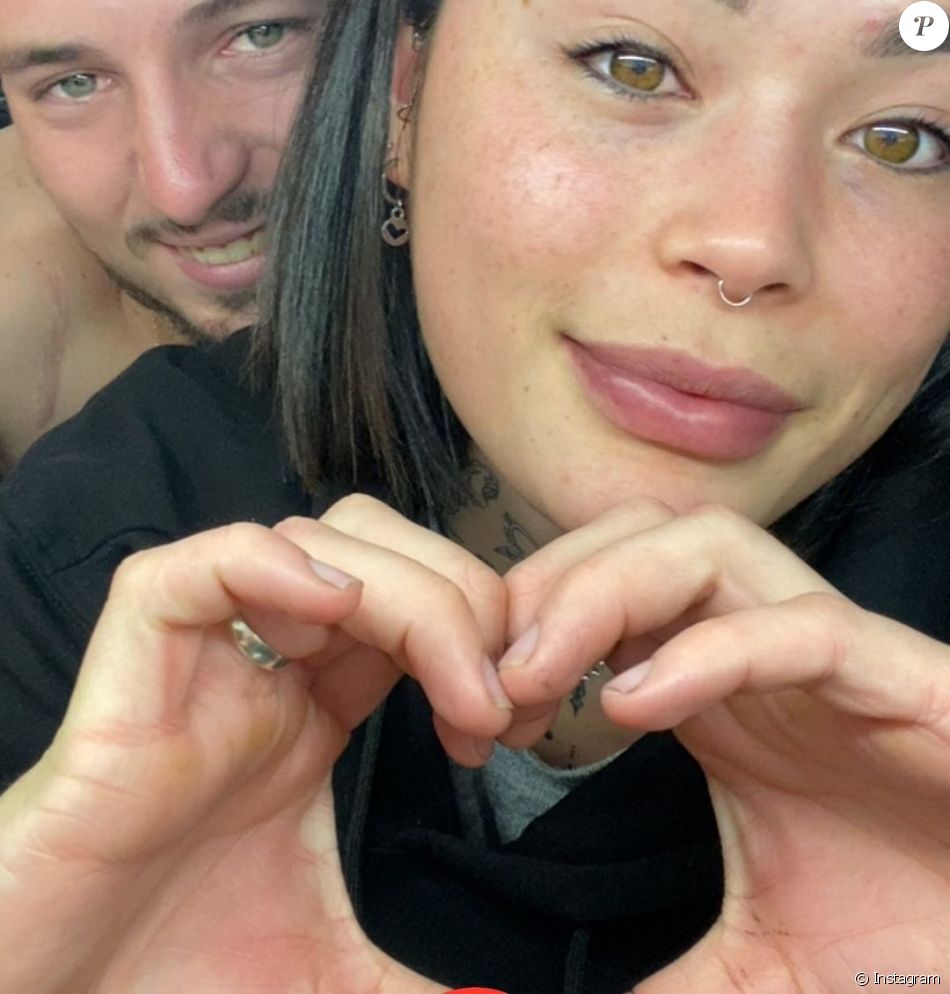 Claire Tomek et son compagnon posent sur Instagram, le 13 février 2021