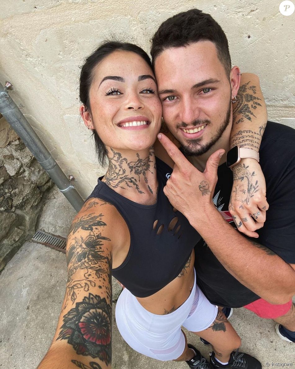 Claire Tomek et son compagnon souriants sur Instagram, le 1er octobre 2020