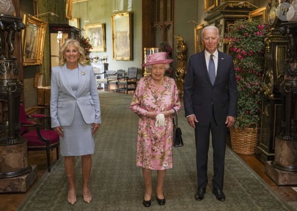 Le président des Etats-Unis Joe Biden et sa femme Jill Biden visitent le château de Windsor en compagnie de la reine Elizabeth II.
