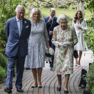 La reine Elisabeth II d'Angleterre, le prince Charles et Camilla, le prince William et Kate Middleton, à la réception en marge du sommet du G7 à l'Eden Project le 11 juin 2021.