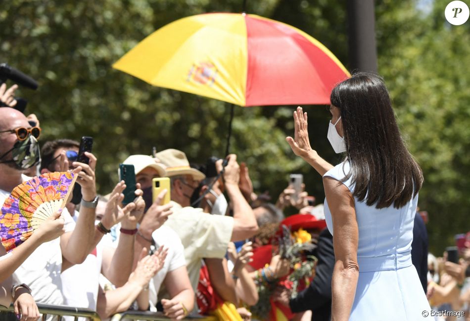 La reine Letizia à la cérémonie de remise de la première médaille d'honneur d'Andalousie au roi Felipe VI au palais de San Telmo à Séville, Espagne, le 14 juin 2021.