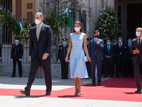 Le roi Felipe VI d'Espagne et la reine Letizia lors de la cérémonie de remise de médaille d'honneur d'Andalousie au roi le 14 juin 2021.