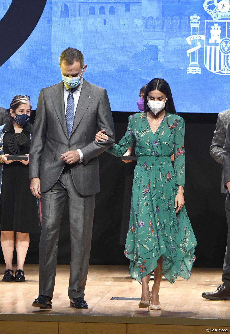 Le roi Felipe VI et la reine Letizia d'Espagne, à la remise des prix du National Innovation and Design au parc des expositions à Grenade, Espagne, le 10 juin 2021.