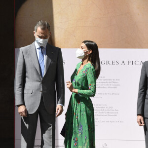 Le roi Felipe VI et la reine Letizia d'Espagne, inaugurent l'exposition "Odalisques. D'Ingres à Picasso " au musée des Beaux-Arts de Grenade, Espagne, le 10 juin 2021.
