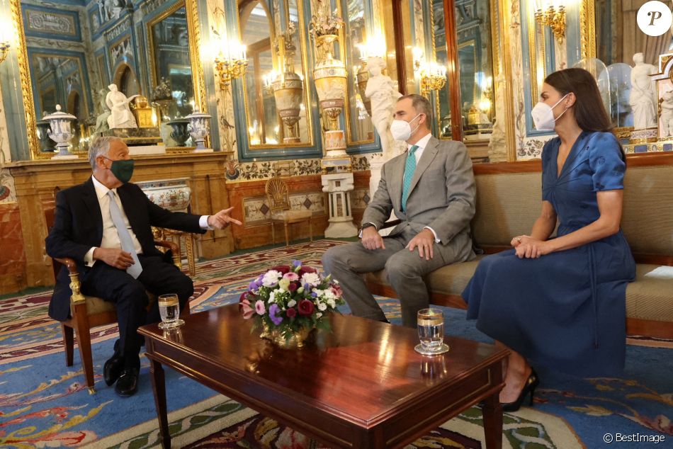 Le roi Felipe VI et la reine Letizia d'Espagne, ont eu une réunion privée au Palais Royal à Madrid, Espagne, le 4 juin 2021.