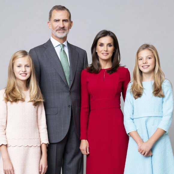 La princesse Leonor, le roi Felipe VI, la reine Letizia, l'infante Sofia - Photos officielles des membres de la famille royale d'Espagne à Madrid le 11 février 2020.