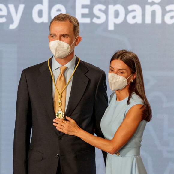 Le roi Felipe VI et la reine Letizia à la cérémonie de remise de la première médaille d'honneur d'Andalousie au roi Felipe VI au palais de San Telmo à Séville, Espagne, le 14 juin 2021.
