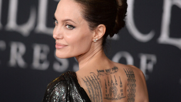Angelina Jolie : Un nouveau tatouage lourd de sens... Brad Pitt en prend encore pour son grade !