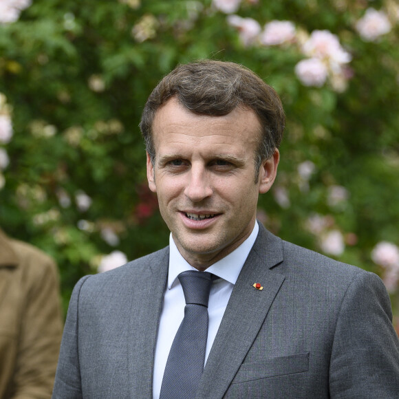 Le président Emmanuel Macron visite la maison natale de Jean de La Fontaine à Château-Thierry le 17 juin 2021. © Eliot Blondet / Pool / Bestimage