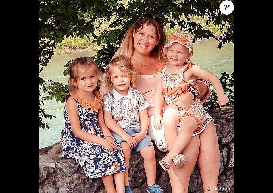 Cindy Van Der Auwera de "Familles Nombreuses, la vie en XXL" avec ses trois plus jeunes enfants