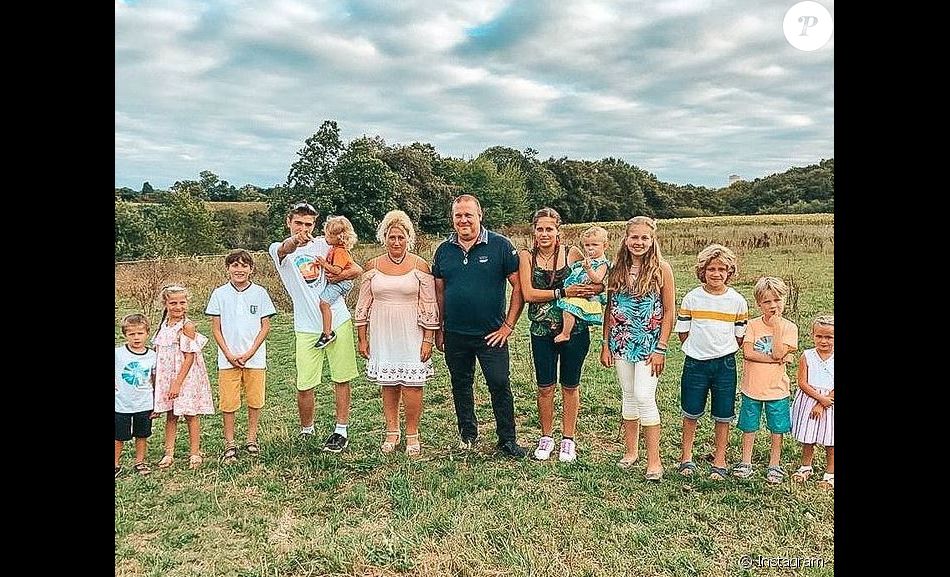 Cindy et Seb Van Der Auwera de "Familles Nombreuses, la vie en XXL" avec leurs enfants sur Instagram