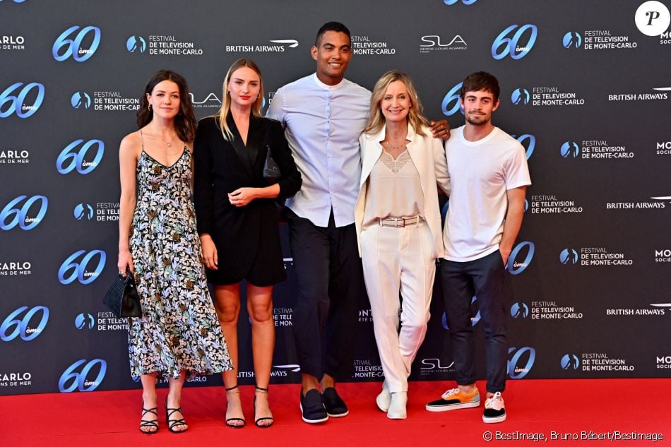 Julie Sassoust, Aurelie Pons, Terence Telle, Catherine Marchal et Clément Remiens lors de la soirée d'ouverture du 60ème Festival de Télévision de Monte-Carlo au Grimaldi Forum à Monaco, le 18 juin 2021. Créé en 1961 par le Prince Rainier III de Monaco, le Festival de Télévision de Monte-Carlo présente, depuis plus d'un demi-siècle, les tendances du petit écran et anticipe les révolutions du secteur. © Bruno Bébert/Bestimage