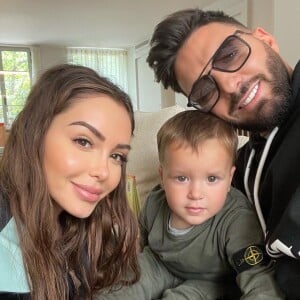 Nabilla, comblée par son mari Thomas Vergara et leur fils Milann.