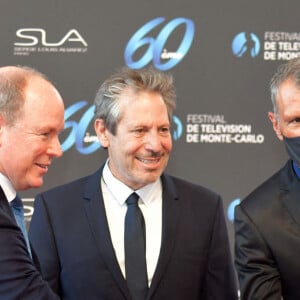 Le prince Albert II de Monaco, Darren Star et Lucas Bravo - Soirée d'ouverture du 60e Festival de Télévision de Monte-Carlo au Grimaldi Forum à Monaco, le 18 juin 2021. © Bruno Bébert/Bestimage