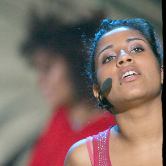 Sofia Essaidi et Joanna - Star Academy 7 2008