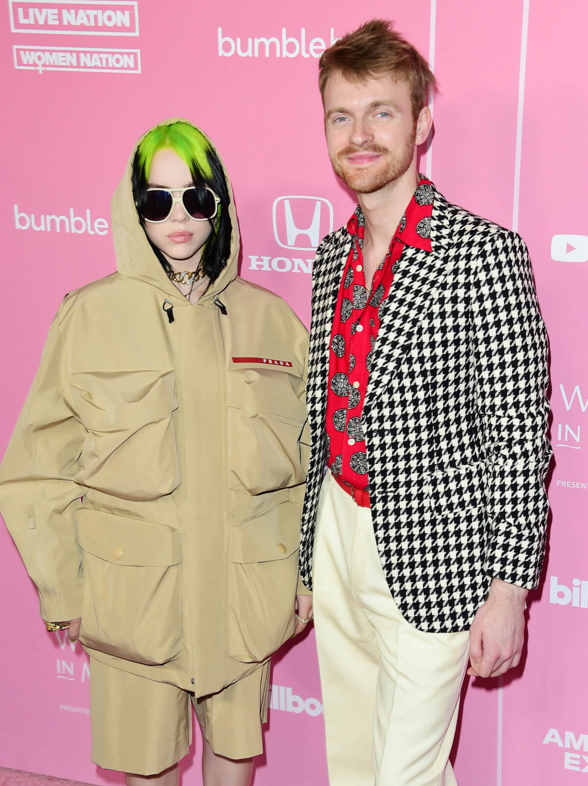 Vidéo Billie Eilish interprètera et composera avec son frère Finneas