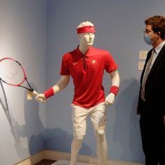 Les effets personnels de Roger Federer vendus aux enchères à Londres entre le 23 juin et le 14 juillet 2021, au profit de sa fondation, "The Roger Federer Foundation".