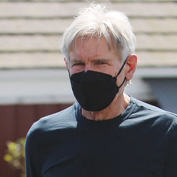 Harrison Ford va faire quelques courses au Brentwood Country Mart à Brentwood, Los Angeles, le 30 mars 2021.
