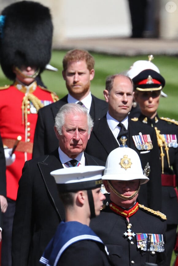 Le prince Charles, prince de Galles, le prince Edward, comte de Wessex, le prince Harry, duc de Sussex - Arrivées aux funérailles du prince Philip, duc d'Edimbourg à la chapelle Saint-Georges du château de Windsor, le 17 avril 2021.