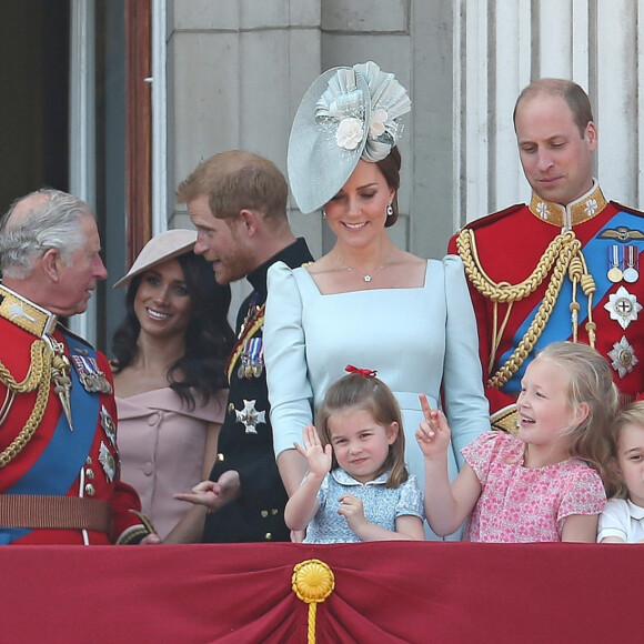 La reine Elisabeth II d'Angleterre, le prince Charles, prince de Galles, le prince Harry, duc de Sussex, et Meghan Markle, duchesse de Sussex, le prince William, duc de Cambridge, et Catherine (Kate) Middleton, duchesse de Cambridge, la princesse Charlotte de Cambridge, Savannah Phillips, le prince George de Cambridge, Isla Phillips - Les membres de la famille royale britannique lors du rassemblement militaire "Trooping the Colour" (le "salut aux couleurs"), célébrant l'anniversaire officiel du souverain britannique. Cette parade a lieu à Horse Guards Parade, chaque année au cours du deuxième samedi du mois de juin. Londres, le 9 juin 2018.