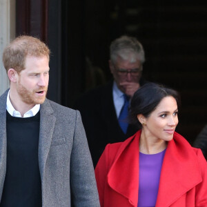 Le prince Harry, duc de Sussex, et Meghan Markle, duchesse de Sussex, enceinte de son fils Archie, lors d'une visite à Birkenhead le 14 janvier 2019