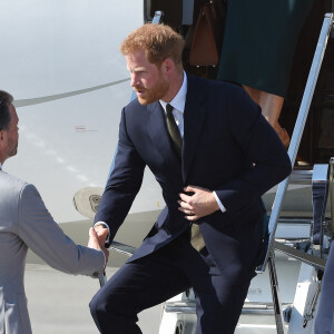 Le prince Harry, duc de Sussex, à l'aéroport de Dublin, peu après son mariage avec Meghan Markle. 