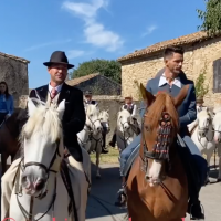 Mariage de Mathieu et Alexandre (ADP) : L'incroyable arrivée des mariés à cheval