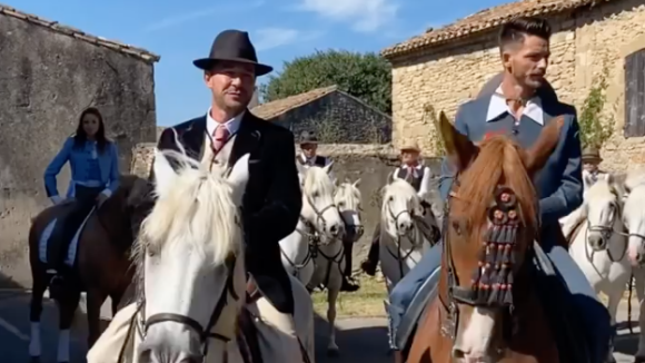 Mariage de Mathieu et Alexandre (ADP) : L'incroyable arrivée des mariés à cheval
