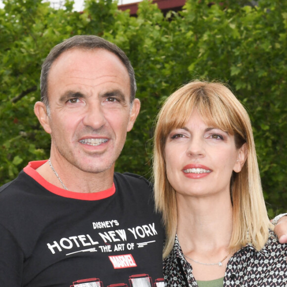 Nikos Aliagas avec sa femme Tina Grigoriou - Photocall à l'occasion de l'inauguration du nouveau Disney's Hotel New York - The Art of Marvel à Disneyland Paris le 26 juin 2021. © Guirec Coadic / Bestimage