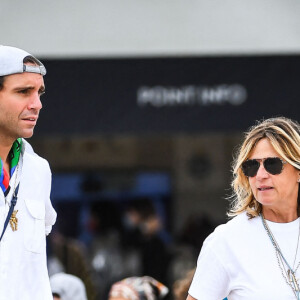 Mika et Virginie Couperie-Eiffel - Les personnalités assistent au Longines Paris Eiffel Jumping au Champ de Mars, le 26 juin 2021.
