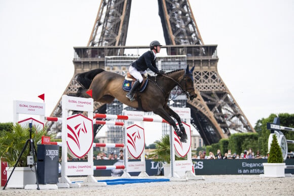 Michael Pender - Les champions d'équitation participent au "Longines Paris Eiffel Jumping au Champ de Mars", le 26 juin 2021. © JB Autissier / Panoramic / Bestimage