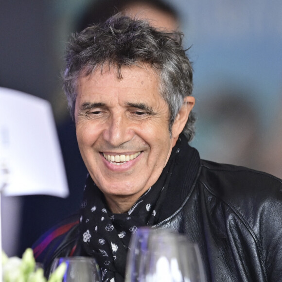 Julien Clerc - Les personnalités assistent au Longines Paris Eiffel Jumping au Champ de Mars, le 27 juin 2021. © JB Autissier / Panoramic / Bestimage  Celebrities attend Longines Paris Eiffel Challenge. Paris. June 27th, 2021. 