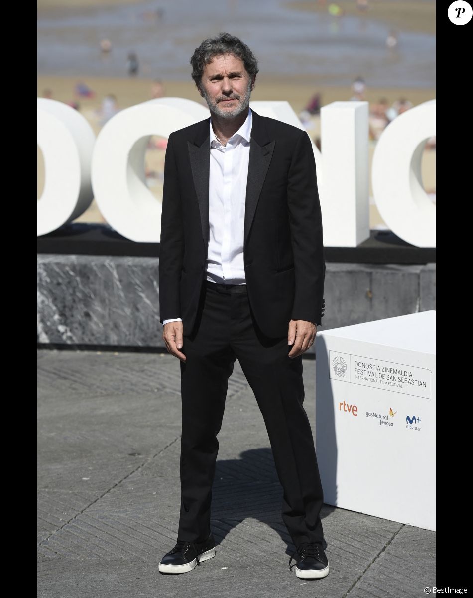 Serge Hazanavicius au photocall du film "Tout là-haut" lors du 65ème festival du film de San Sebastian, Espagne, le 24 septembre 2017.