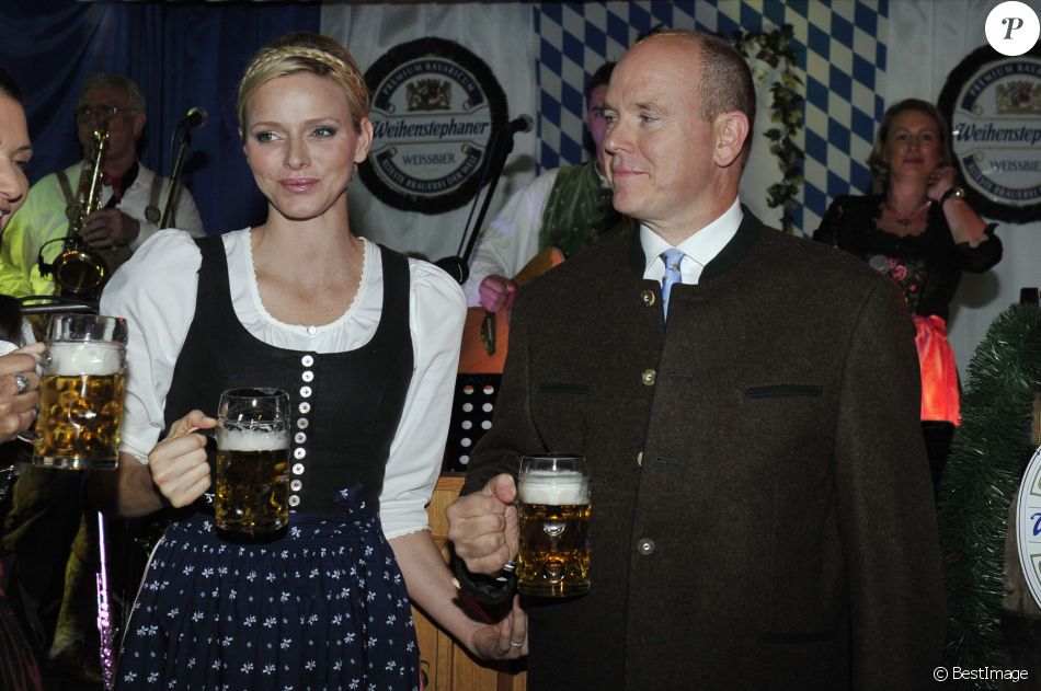 Le prince Albert et La princesse Charlene de Monaco a la 7eme edition 'Oktoberfest' au cafe de Paris a Monaco le 14 Octobre 2012.