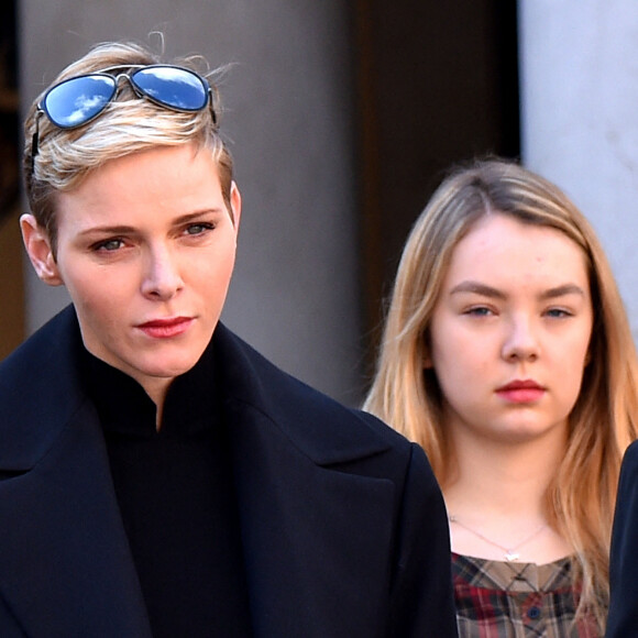 La princesse Charlène de Monaco (avec une coupe toujours plus courte), la princesse Alexandra de Hanovre - La famille princière monégasque observe une minute de silence en hommage aux victimes des attentats de Paris à Monaco le 16 novembre 2015. © Bruno Bebert / Bestimage